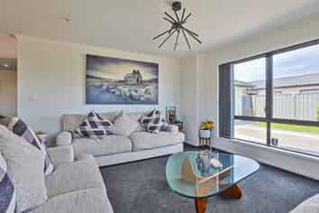 6 Horton Close, Frimley