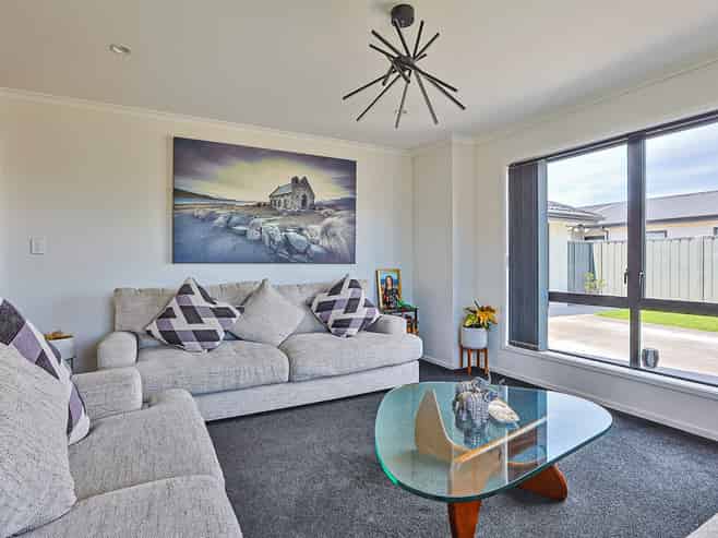 6 Horton Close, Frimley