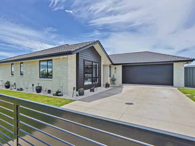 6 Horton Close, Frimley