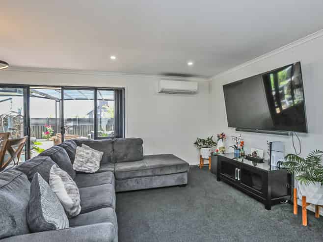 6 Horton Close, Frimley