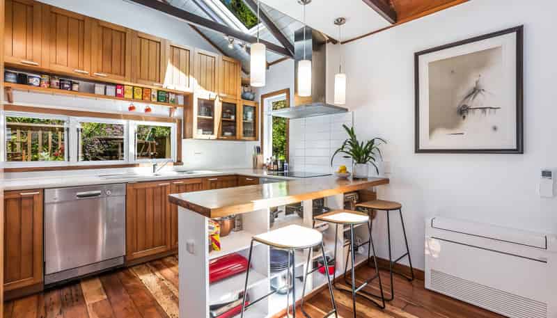 21 Ferry Road, Days Bay, Eastbourne