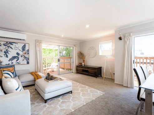 2/13 Fairclough Road, Beach Haven