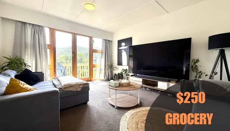 Upper leve/19 Montgomery Avenue, Karori