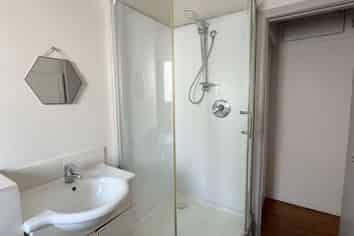 4/145 Carlton Gore Road, Newmarket