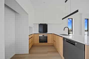 2/17 Sunnyfield Crescent, Glenfield