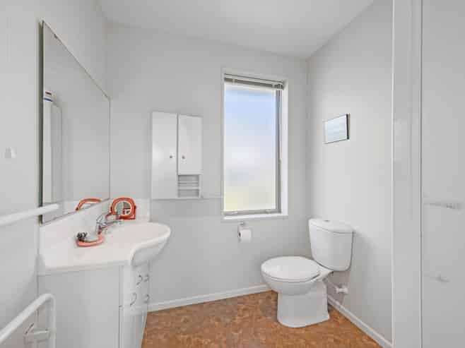 1/160 Breezes Road, Wainoni