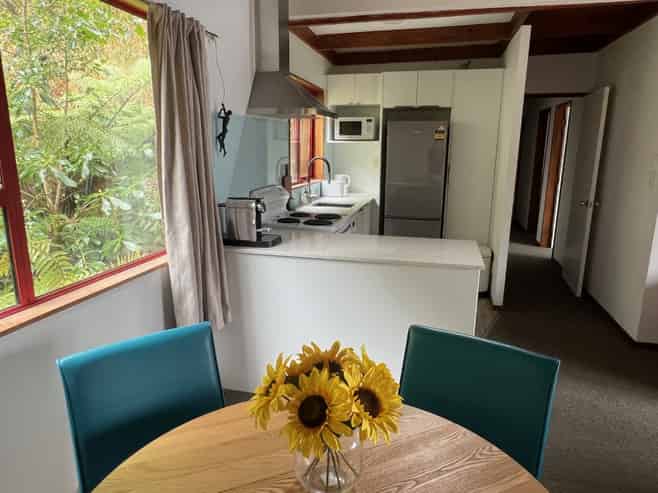 2/18 Hinau Road (Fully-Furnished Townhouse), Hataitai