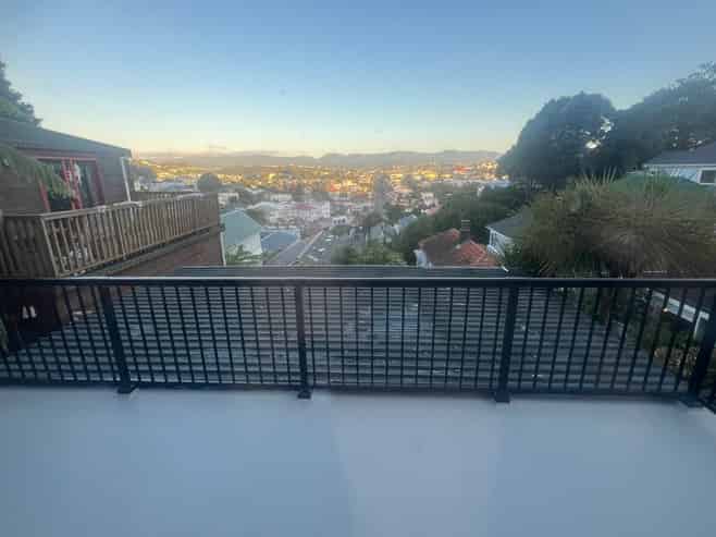 2/18 Hinau Road (Fully-Furnished Townhouse), Hataitai