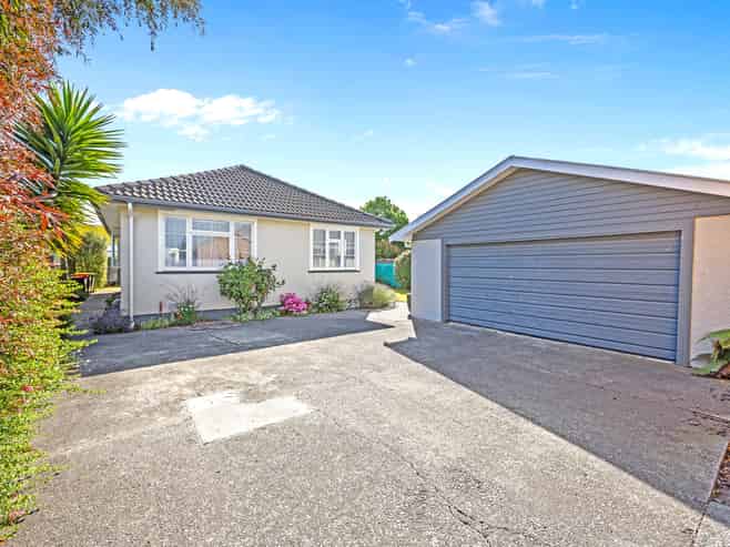 4/160 Breezes Road, Wainoni