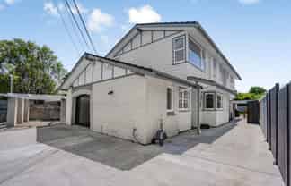 82 Oxford Terrace, Epuni