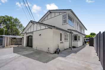 82 Oxford Terrace, Epuni