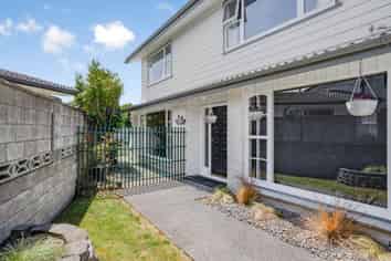 82 Oxford Terrace, Epuni