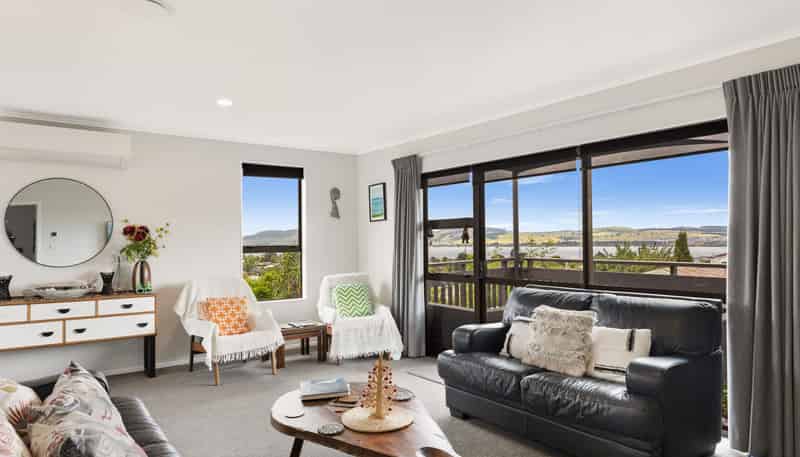 4 Kempton Place, Richmond Heights