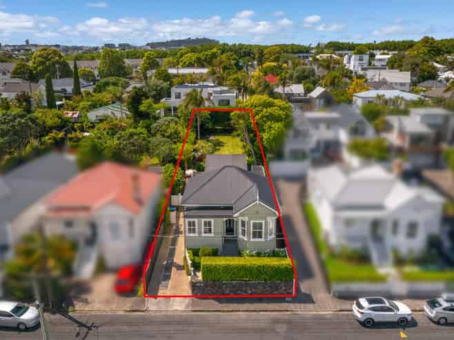 12 Peel Street, Westmere