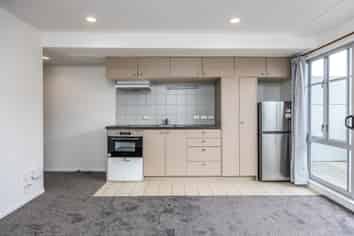 1J/3 Keystone Avenue, Mount Roskill