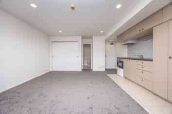 1J/3 Keystone Avenue, Mount Roskill