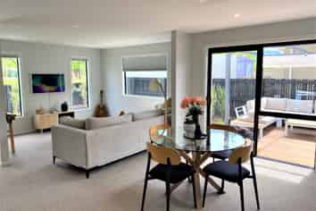 50 Barry Avenue, Cromwell