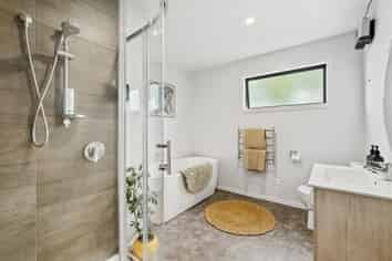 50 Barry Avenue, Cromwell