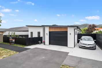 50 Barry Avenue, Cromwell