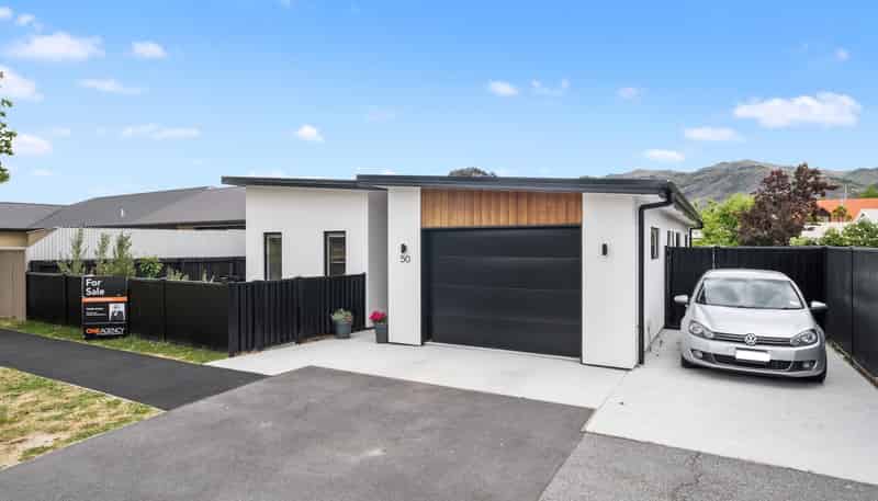 50 Barry Avenue, Cromwell