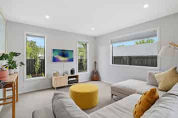 50 Barry Avenue, Cromwell