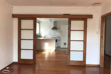 142 Western Hills Drive, Kensington