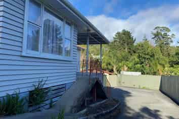 142 Western Hills Drive, Kensington