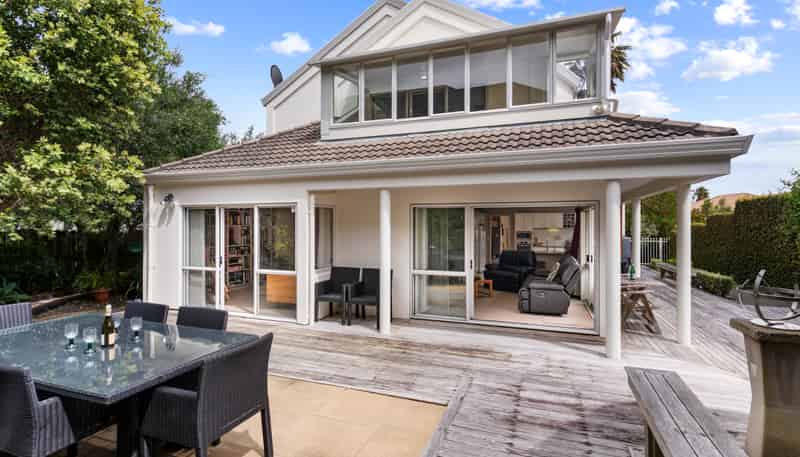 29 Bronte Place, Somerville