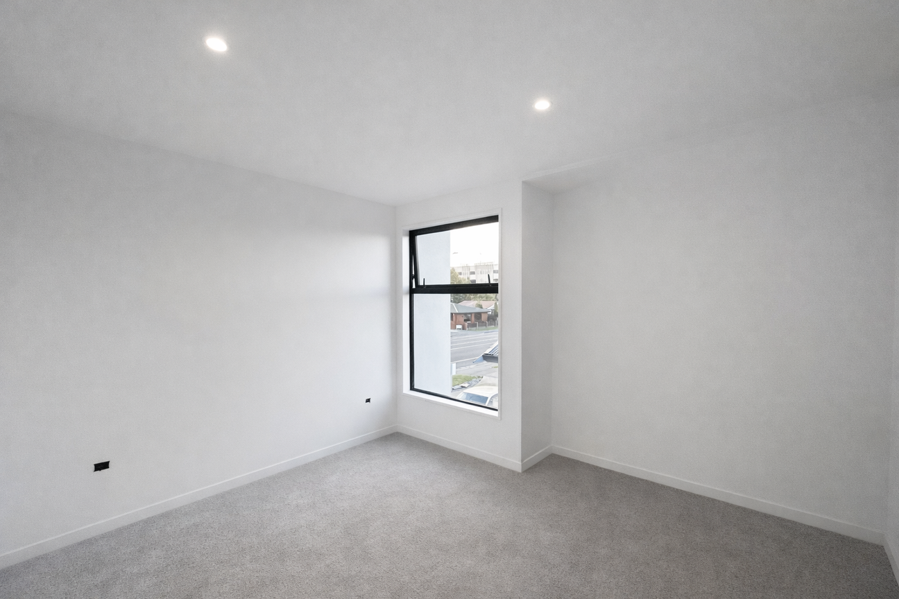 Almost Complete - Next to Westfield Mall! - Aanzicht 4