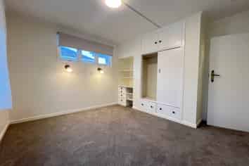 42 Kawiti Avenue, Point England