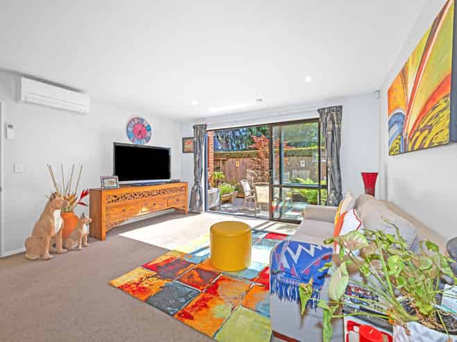 2/14 London Street, Richmond