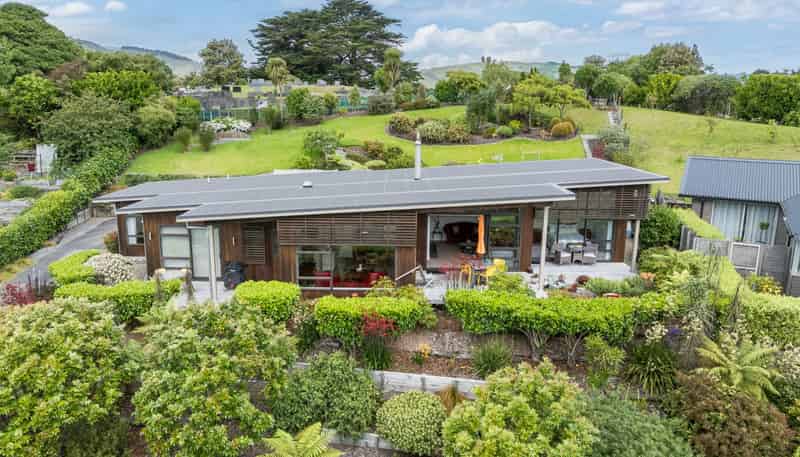 6 Ferndale Drive, Waikanae
