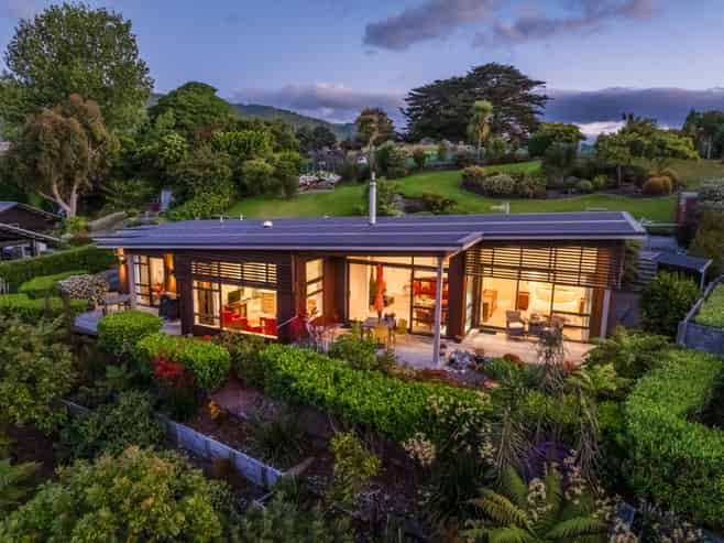6 Ferndale Drive, Waikanae