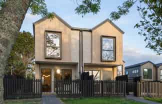 112 Beach Road, Te Atatu Peninsula