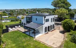 2/26 Salem Place, Torbay