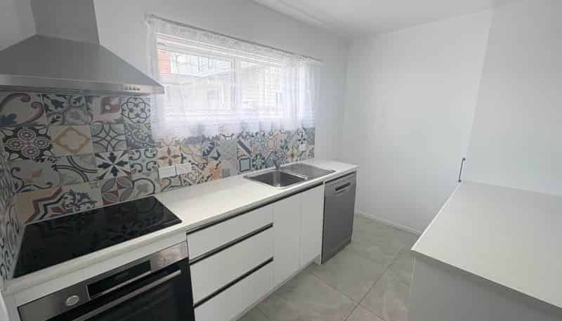 4/310 Western Hills Drive, Avenues