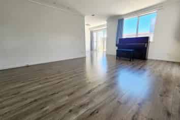 2/15 Stratford Avenue, Milford