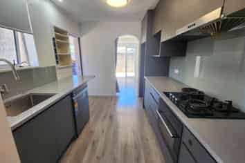 2/15 Stratford Avenue, Milford