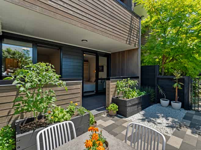 2/93 Gribblehirst Road, Sandringham