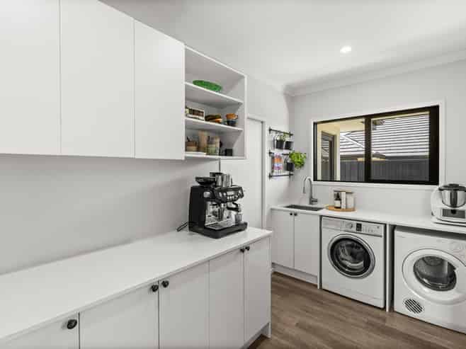 15 Dinneen Close, Frimley