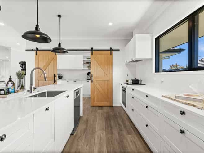 15 Dinneen Close, Frimley