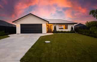 15 Dinneen Close, Frimley