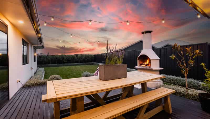 15 Dinneen Close, Frimley