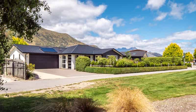 10 Coburn Place, Lake Hayes Estate