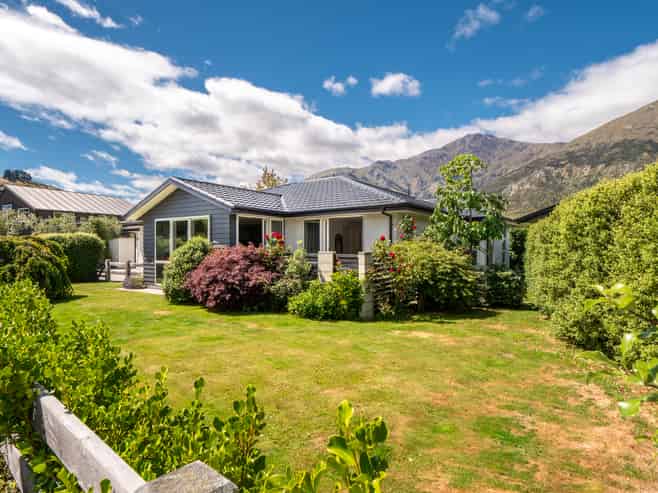 10 Coburn Place, Lake Hayes Estate