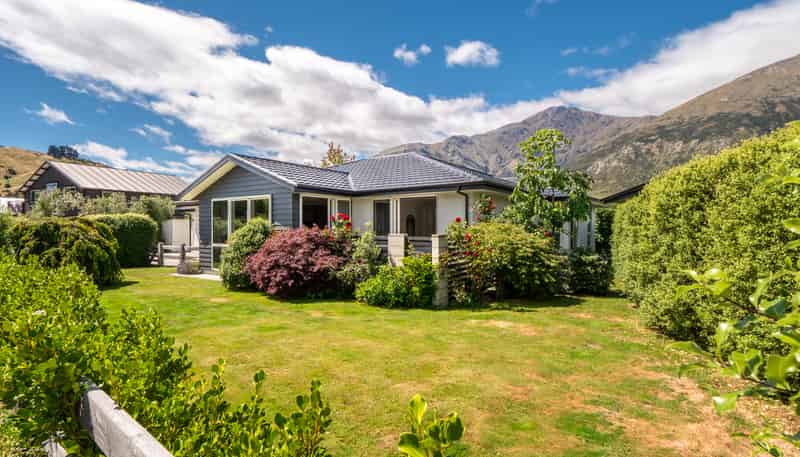 10 Coburn Place, Lake Hayes Estate