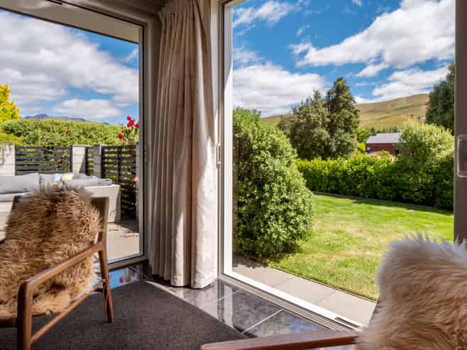 10 Coburn Place, Lake Hayes Estate