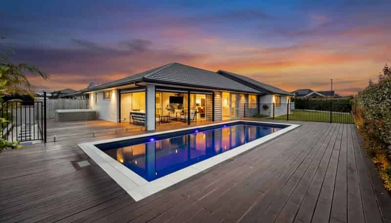 24 Sir Lincoln Drive, Kumeu