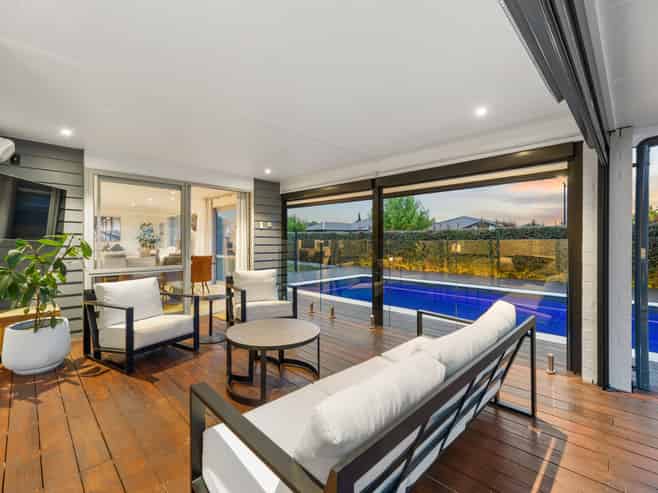 24 Sir Lincoln Drive, Kumeu