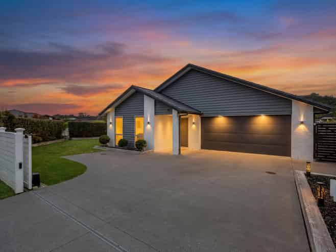 24 Sir Lincoln Drive, Kumeu